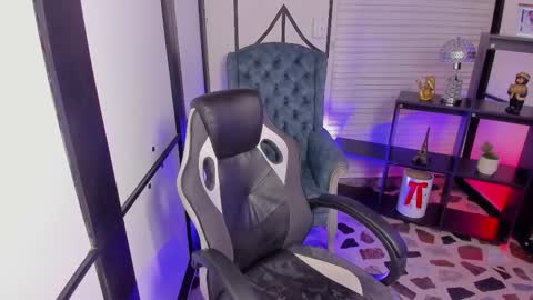 Snapshot of nahomirichards chatting on October 23, 5:07 am Nahomi online show from October 23, 5:07 am