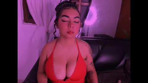 Snapshot of nahomy_hancook chatting on November 22, 9:58 pm nahomy_hancook online show from November 22, 9:58 pm