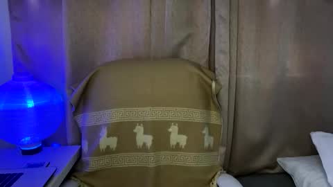 nahomy online show from January 15, 1:26 pm