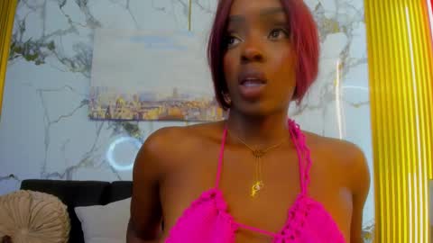 Snapshot of nahomy_smith11_aws chatting on November 26, 10:22 pm Nahomy online show from November 26, 10:22 pm