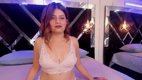 nahomy_thomas online show from February 6, 11:46 am