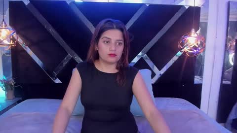 nahomy_thomas online show from February 11, 11:59 am