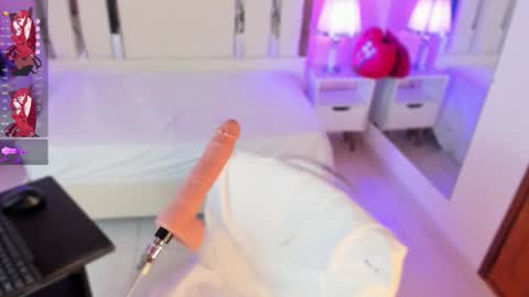 Nahomy Roberts online show from October 25, 12:23 pm