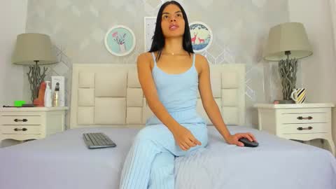 naia_cox online show from November 13, 3:38 am