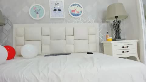 Snapshot of naia_cox chatting on February 15, 7:51 am naia_cox online show from February 15, 7:51 am