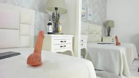 Snapshot of naia_cox chatting on March 27, 8:26 am naia_cox online show from March 27, 8:26 am