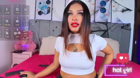 Naia online show from October 18, 8:09 pm