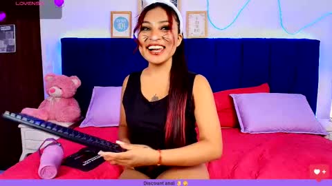 Naia online show from March 25, 8:26 pm