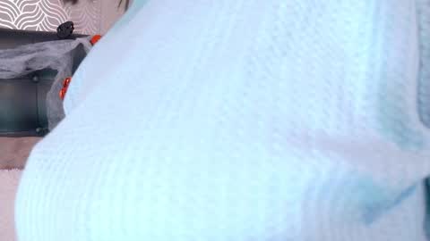 naiaramasson_ online show from October 20, 12:16 pm