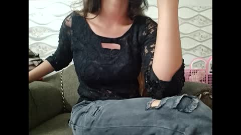 Snapshot of naina00123 chatting on February 23, 10:39 am Naina online show from February 23, 10:39 am