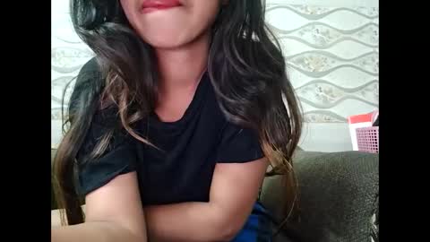 Snapshot of naina00123 chatting on March 2, 6:19 pm Naina online show from March 2, 6:19 pm