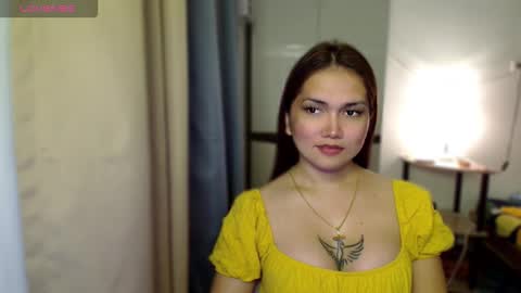 Snapshot of naisha143 chatting on October 5, 2:21 am MARY MAE online show from October 5, 2:21 am