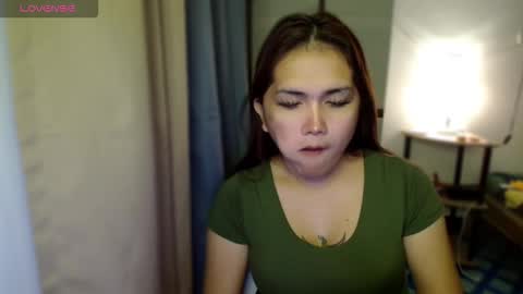 Snapshot of naisha143 chatting on October 8, 10:18 pm MARY MAE online show from October 8, 10:18 pm