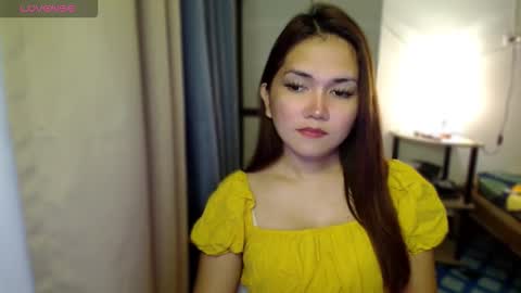 Snapshot of naisha143 chatting on October 23, 9:24 pm MARY MAE online show from October 23, 9:24 pm