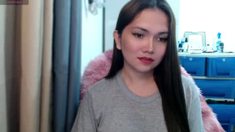 Snapshot of naisha143 chatting on April 9, 2:11 am MARY MAE online show from April 9, 2:11 am