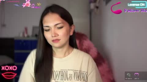 Snapshot of naisha143 chatting on June 17, 1:41 am MARY MAE online show from June 17, 1:41 am