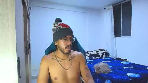 Snapshot of naitsihrc chatting on December 14, 12:38 am Nait online show from December 14, 12:38 am