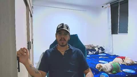 Snapshot of naitsihrc chatting on December 15, 4:17 am Nait online show from December 15, 4:17 am