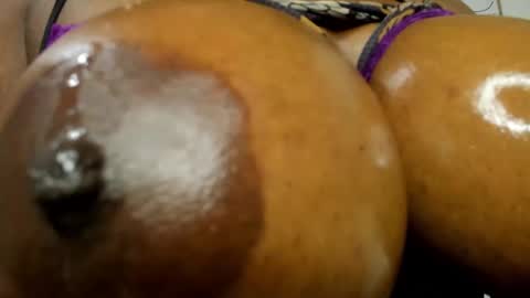 NAJAYLAINDEPENDENT MODEL online show from December 11, 11:30 am