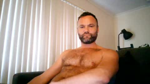 naked_dude25 online show from February 14, 1:13 am