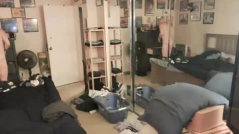 Snapshot of nakedmonkey chatting on April 19, 2:38 pm nakedmonkey online show from April 19, 2:38 pm