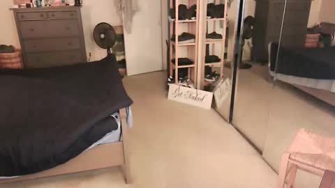 Snapshot of nakedmonkey chatting on April 24, 12:24 am nakedmonkey online show from April 24, 12:24 am