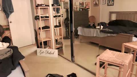 Snapshot of nakedmonkey chatting on May 12, 1:25 am nakedmonkey online show from May 12, 1:25 am