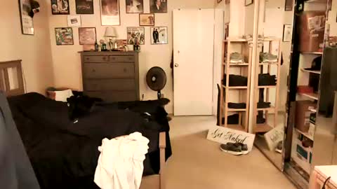nakedmonkey online show from July 28, 1:23 am
