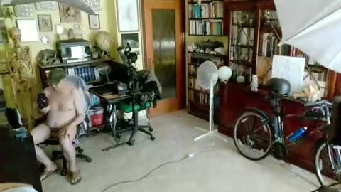 Snapshot of nakednudist72 chatting on July 31, 7:52 am Naked Naturist online show from July 31, 7:52 am