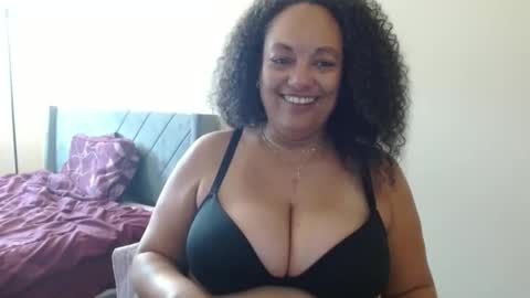 Nala Thickk online show from December 28, 4:30 pm