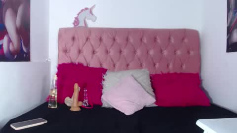 NALAROY online show from October 25, 6:32 am