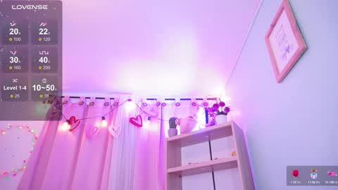 Nalia Adams online show from September 26, 2:10 pm