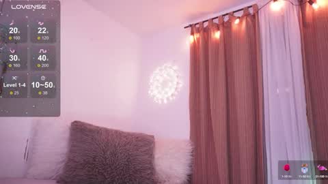 Nalia Adams online show from October 1, 2:01 pm