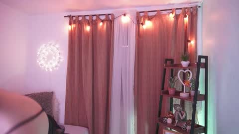 Nalia Adams online show from October 2, 4:36 pm