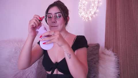 Nalia Adams online show from October 20, 2:17 pm