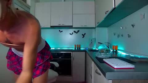 Snapshot of nally_ferrari chatting on November 4, 1:16 am Nally online show from November 4, 1:16 am