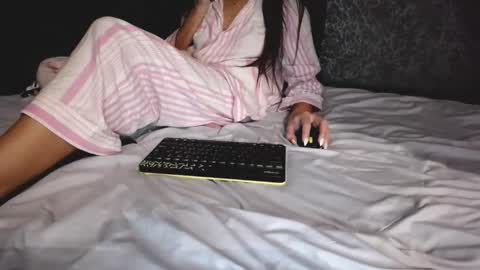 Lady online show from November 8, 3:45 pm