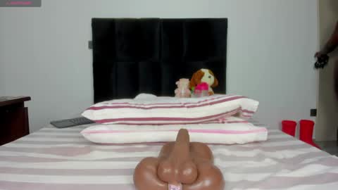 Snapshot of namelesss_xxx chatting on April 25, 7:55 am pervert online show from April 25, 7:55 am