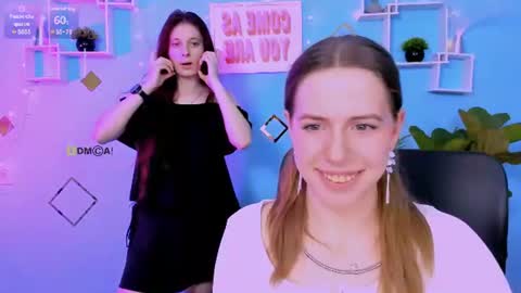 Snapshot of nami_glow chatting on June 16, 10:07 am your Nami online show from June 16, 10:07 am