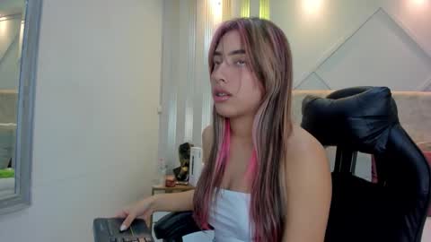 Snapshot of nami_sweet_ chatting on September 9, 3:17 am nami_sweet_ online show from September 9, 3:17 am