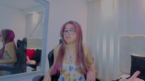 Snapshot of nami_sweet_ chatting on October 10, 10:47 am nami_sweet_ online show from October 10, 10:47 am