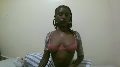 Snapshot of nana2095 chatting on June 30, 1:17 am nana2095 online show from June 30, 1:17 am