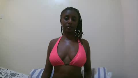 Snapshot of nana2095 chatting on July 7, 9:24 am nana2095 online show from July 7, 9:24 am