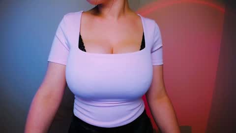 Snapshot of nanafey chatting on February 3, 5:46 pm your candy online show from February 3, 5:46 pm