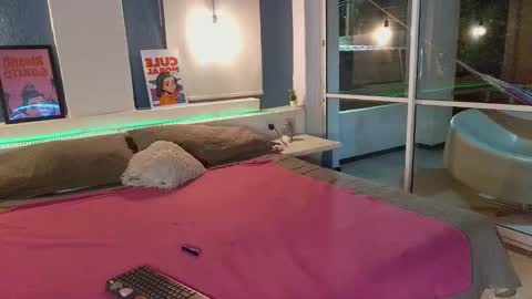 Nana Milan online show from February 11, 2:05 am