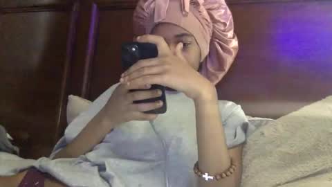 nanaonn online show from February 5, 8:57 pm