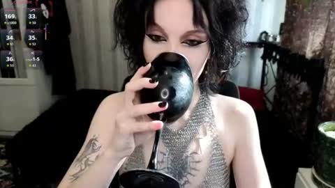 Nancy online show from June 27, 2:34 pm