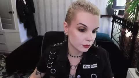 Nancy online show from July 29, 3:43 pm