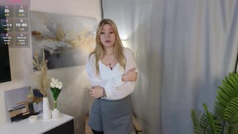 Snapshot of nancyajasin chatting on November 30, 3:10 am Hello im Lola online show from November 30, 3:10 am