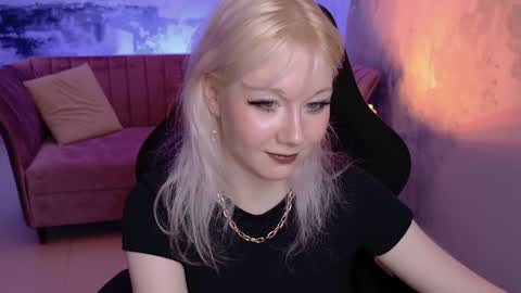nancymartinez online show from December 12, 8:10 pm